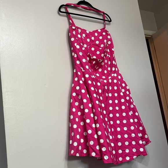Classic ModCloth retro polka dot halter pink dress with pockets - Picture 2 of 4